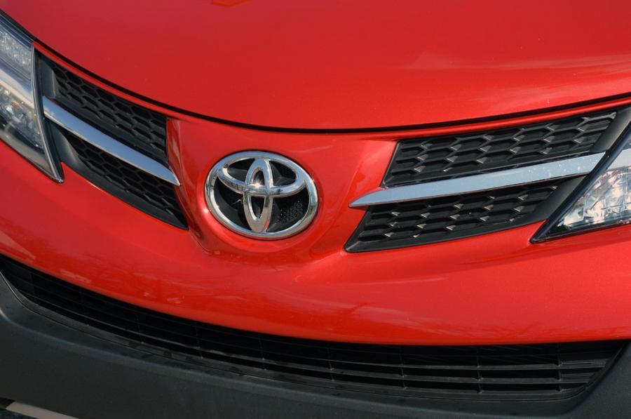  Toyota RAV4 2013 года  (фото 14 из 89)